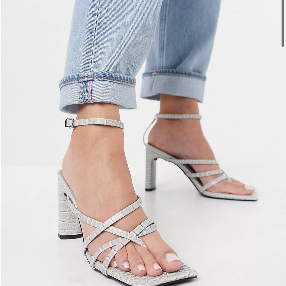 ✨STUNNING GREY BLOCK HEELS✨